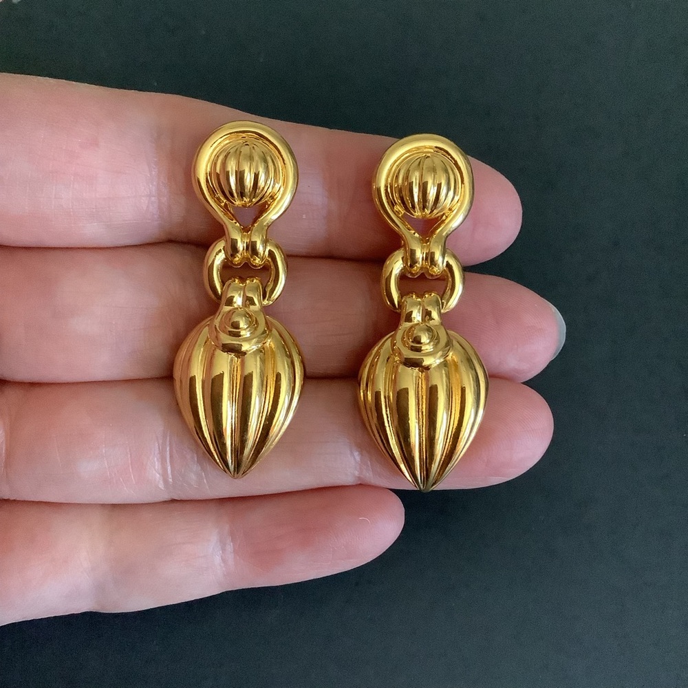 Vintage signed PC Elegant Gold Drop clip on Earrings